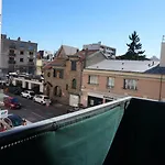 Chez Leela Апартаменты Пуасси