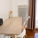 Chez Leela Пуасси